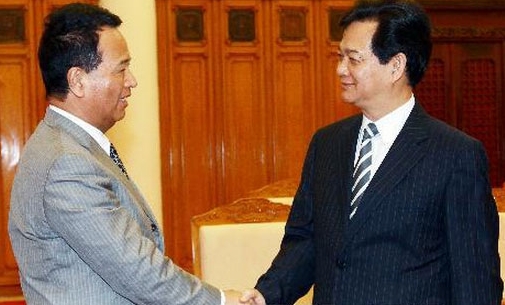 Премьер-министр Нгуен Тан Зунг принял японского министра Амари Акиру